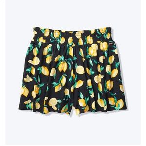 ✨ NWT VS PINK | Smocked Shorts | Size Small